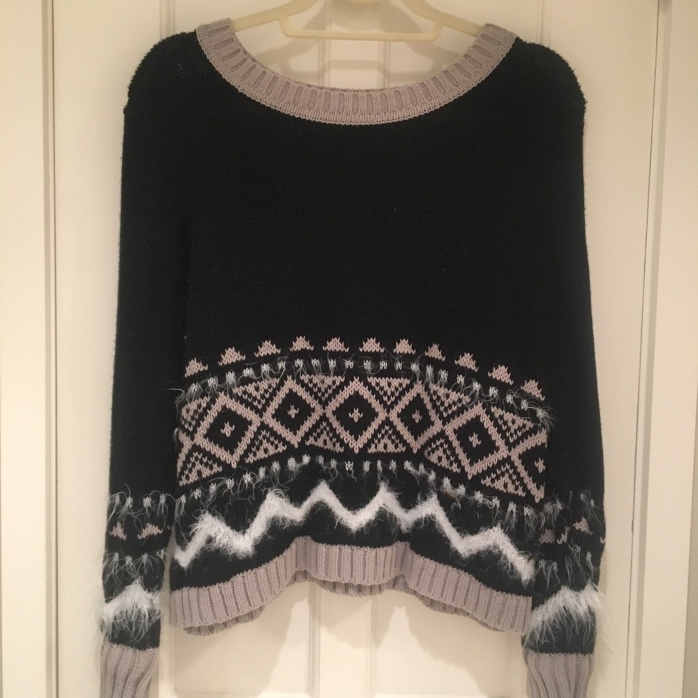 Cropped/oversized sweater